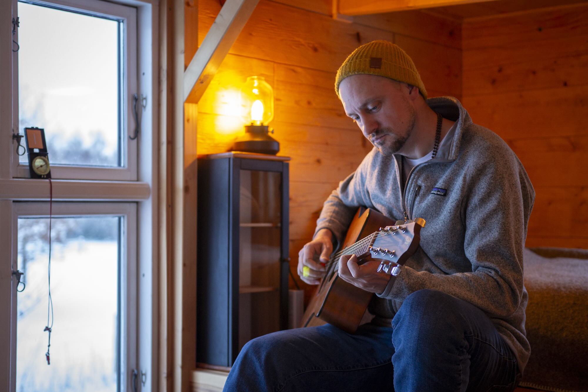 Nils Christian Wedtke mit Gitarre