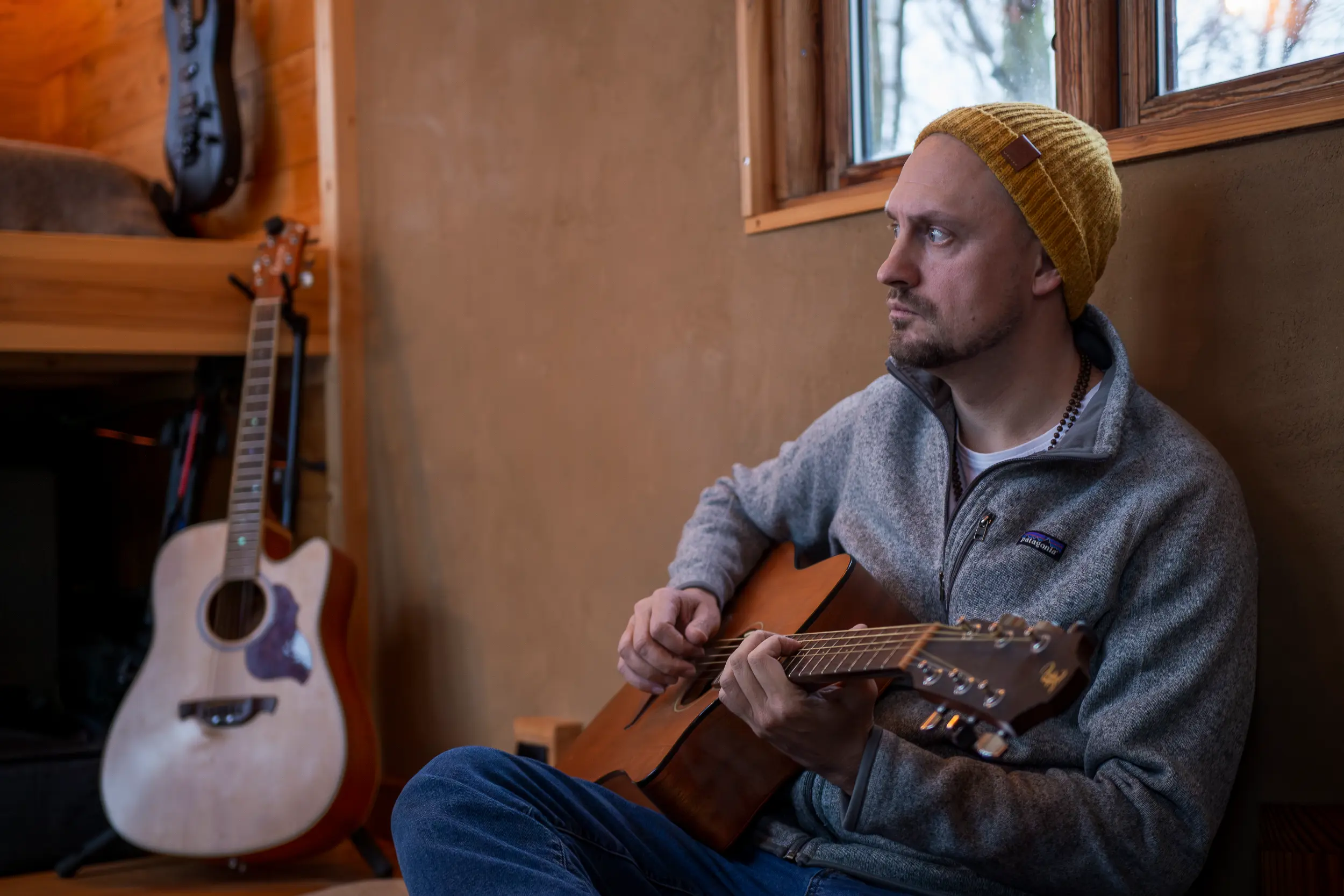 Nils Christian Wedtke mit Gitarre